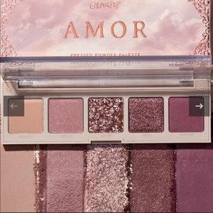 🦖 5/$35 BNIB Colourpop Amor palette